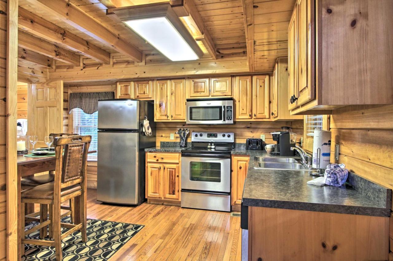 Cabin With Hot Tub About 2 Mi To Island In Pigeon Forge! Zewnętrze zdjęcie