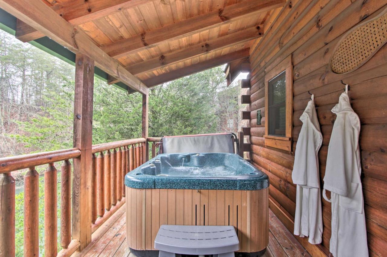 Cabin With Hot Tub About 2 Mi To Island In Pigeon Forge! Zewnętrze zdjęcie