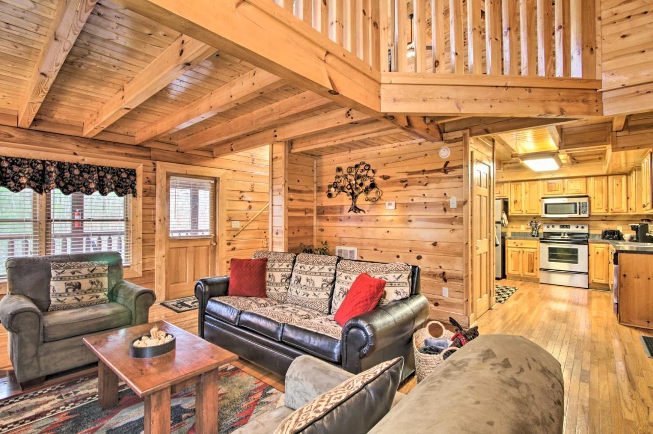 Cabin With Hot Tub About 2 Mi To Island In Pigeon Forge! Zewnętrze zdjęcie