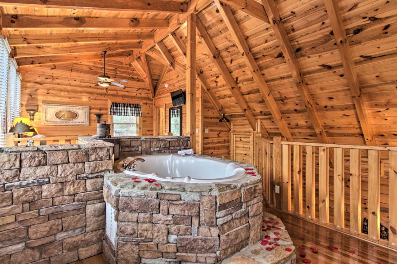 Cabin With Hot Tub About 2 Mi To Island In Pigeon Forge! Zewnętrze zdjęcie