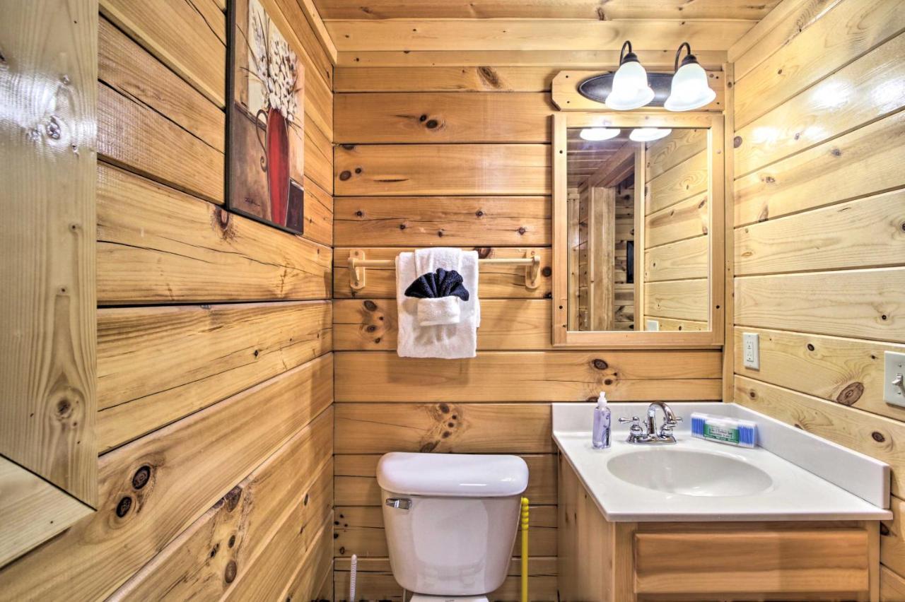 Cabin With Hot Tub About 2 Mi To Island In Pigeon Forge! Zewnętrze zdjęcie